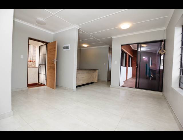 3 BEDROOM FLAT TO LET IN WARNER BEACH